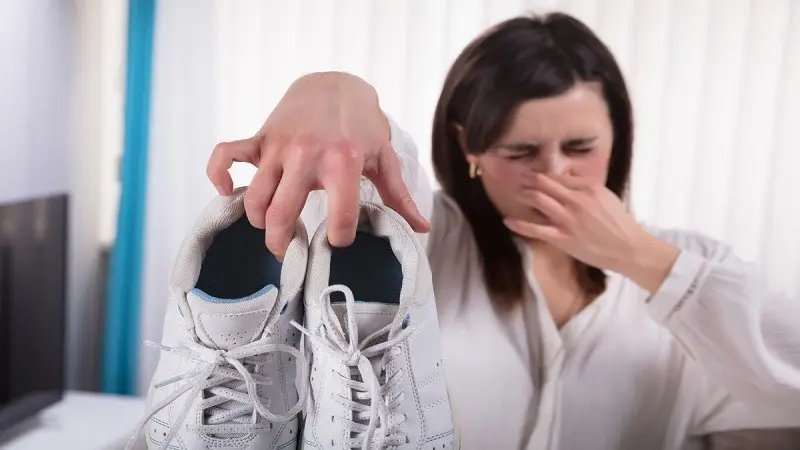 از بین بردن بوی پا با روش های خانگی و پزشکی